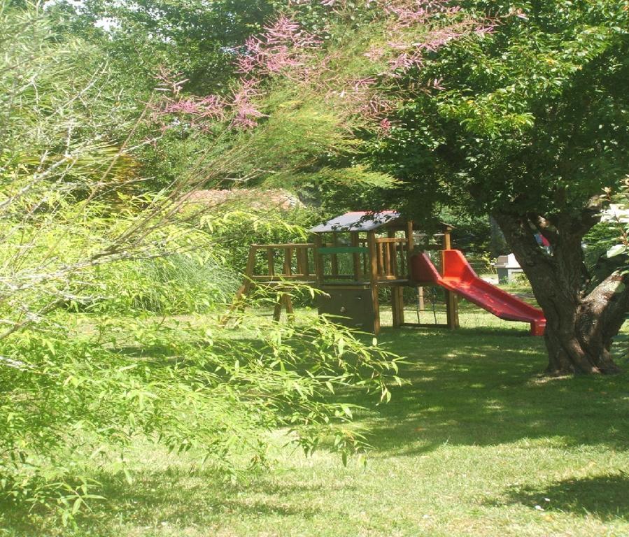 ホテルCamping La Chesnays ヴァンデ・モンタリヴェ エクステリア 写真