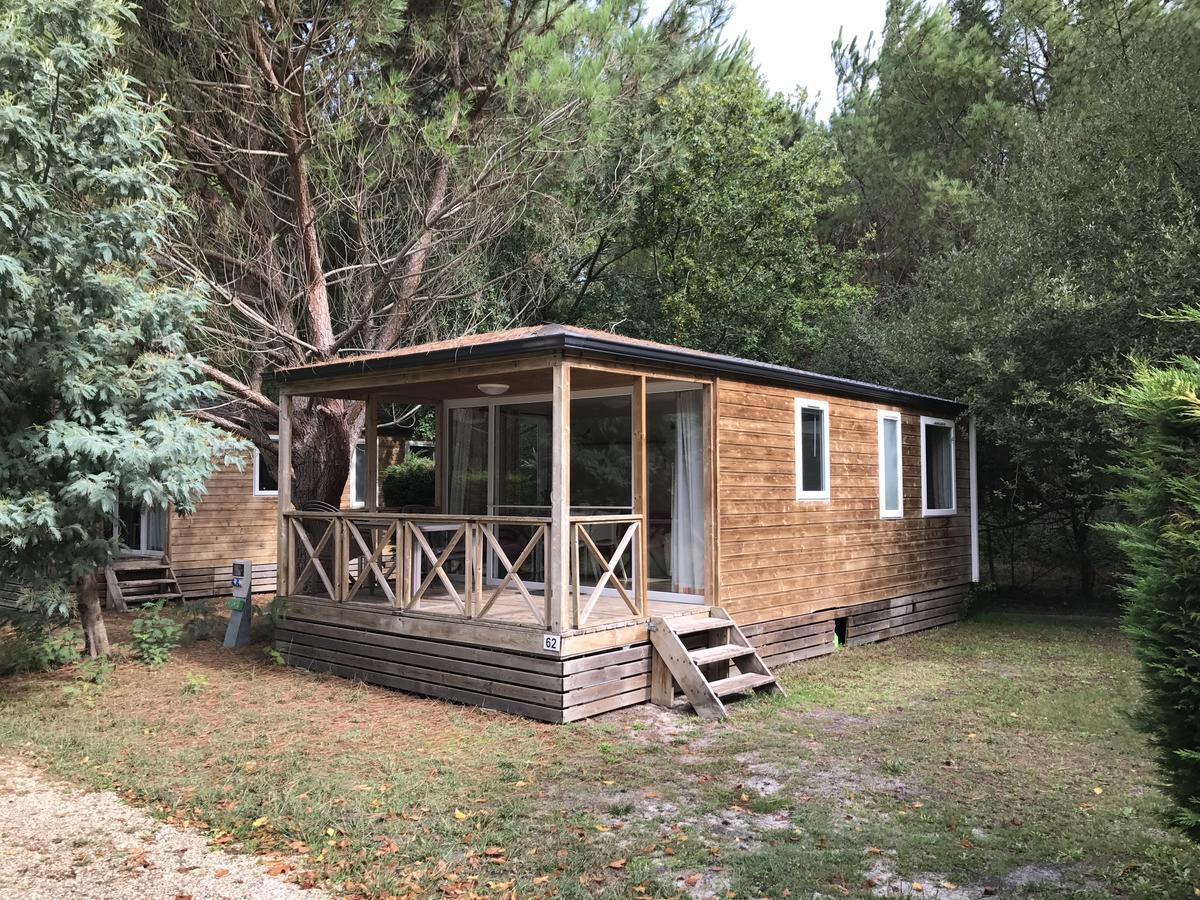 ホテルCamping La Chesnays ヴァンデ・モンタリヴェ エクステリア 写真