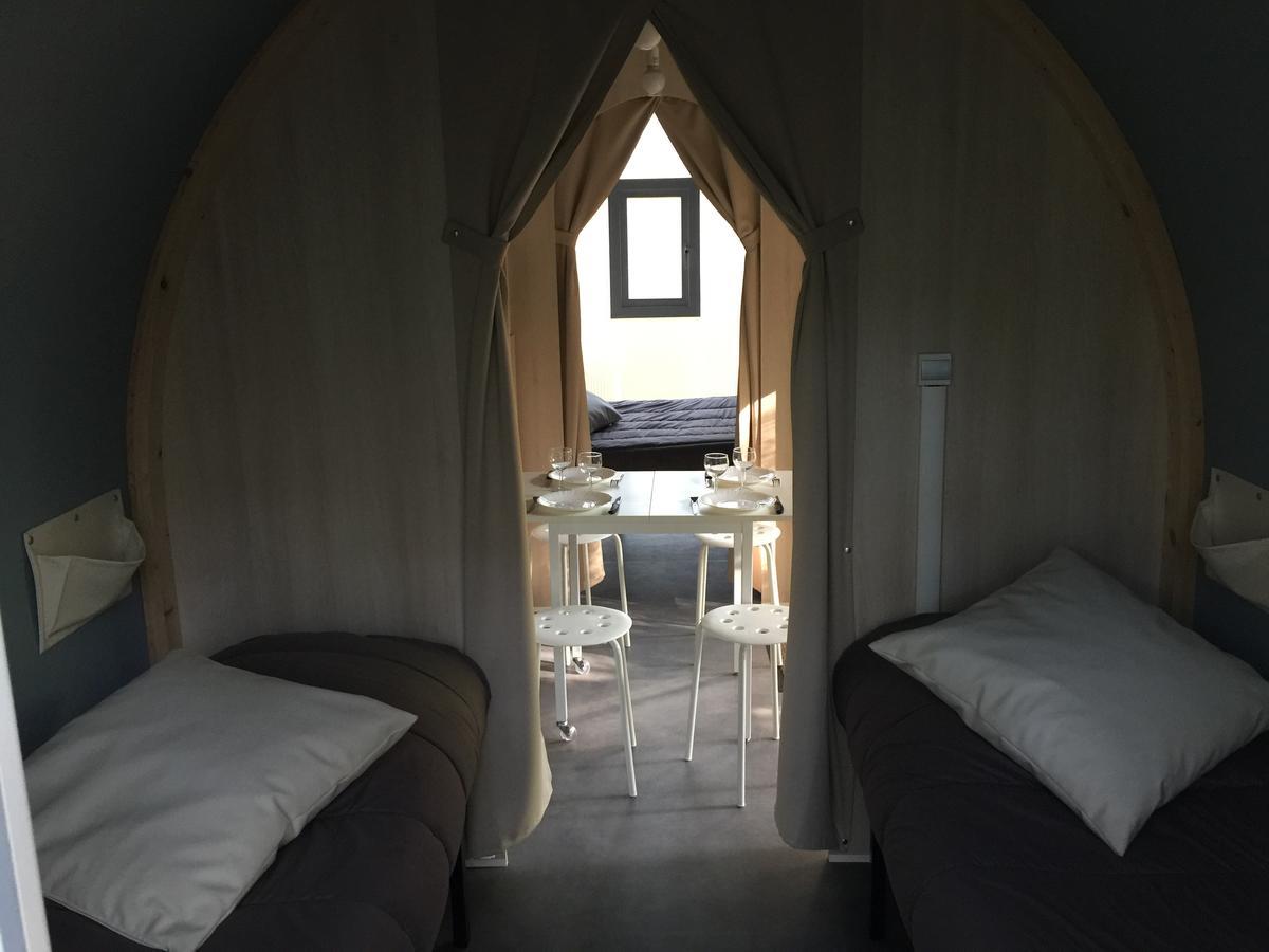 ホテルCamping La Chesnays ヴァンデ・モンタリヴェ エクステリア 写真
