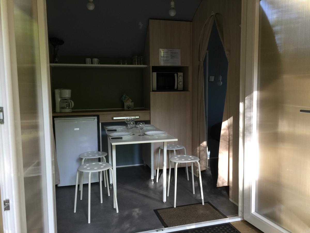 ホテルCamping La Chesnays ヴァンデ・モンタリヴェ エクステリア 写真