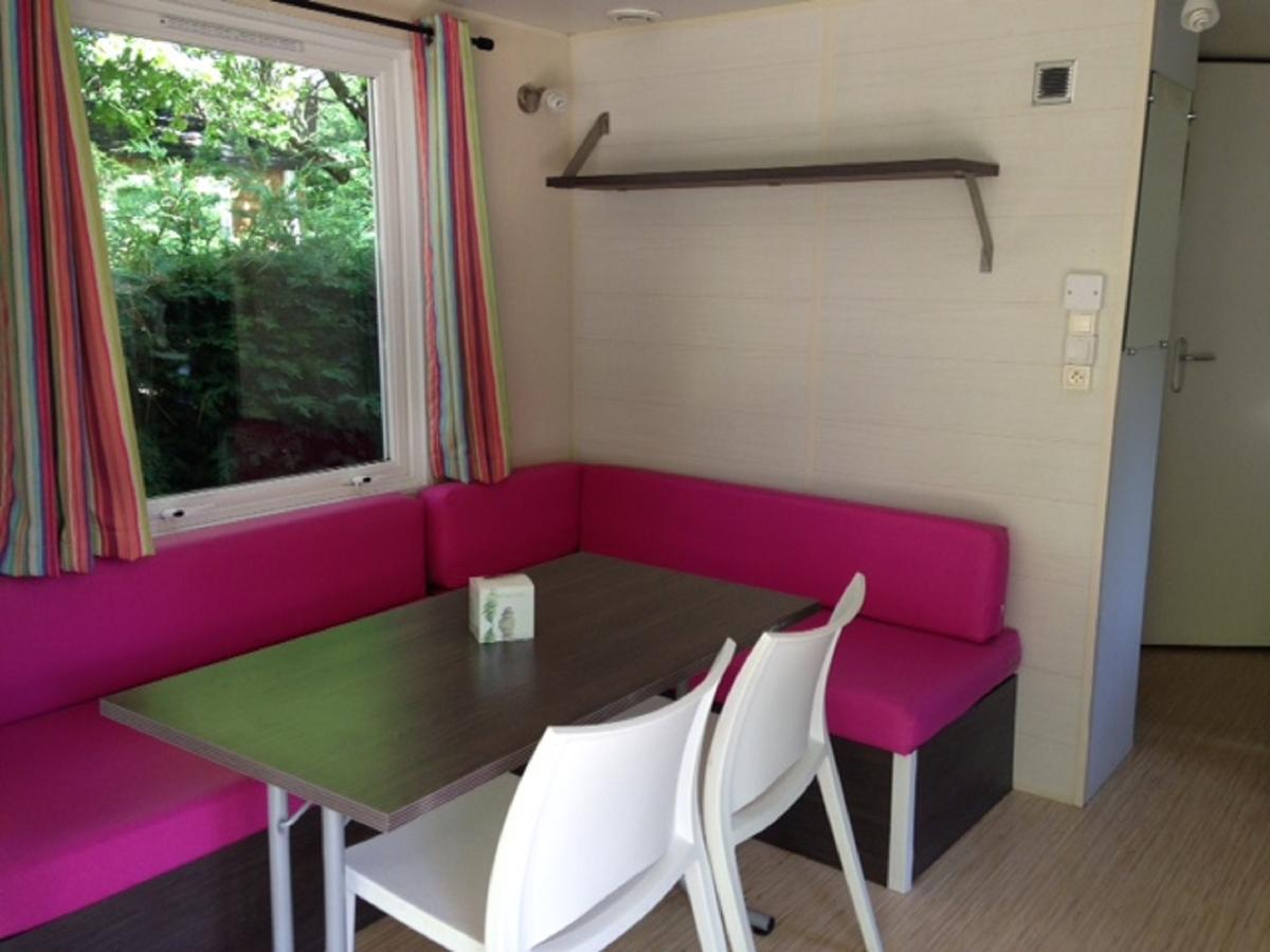 ホテルCamping La Chesnays ヴァンデ・モンタリヴェ エクステリア 写真