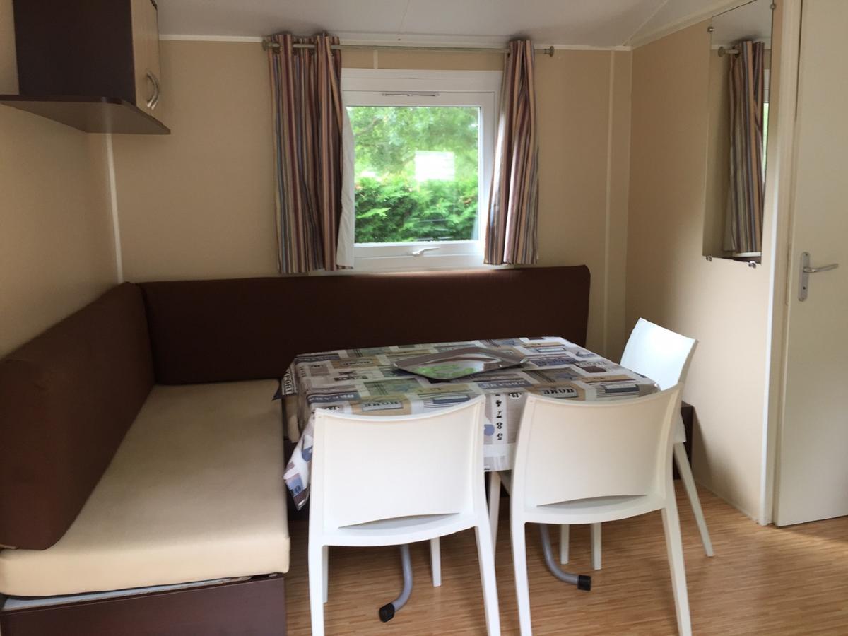 ホテルCamping La Chesnays ヴァンデ・モンタリヴェ エクステリア 写真